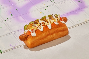 Хот-дог с грибами и трюфельным маслом