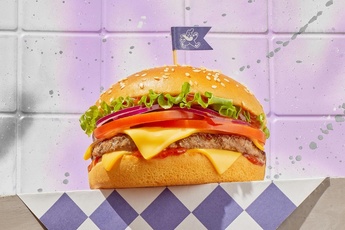 Острый бургер с соусом кочудян