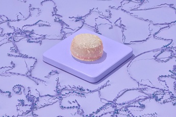 Миндальный берлинер с кокосом