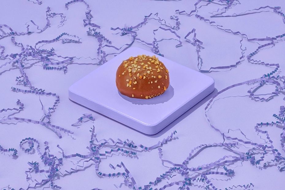 Ореховый берлинер с шоколадной глазурью Ореховый берлинер с шоколадной глазурью - Достаевский