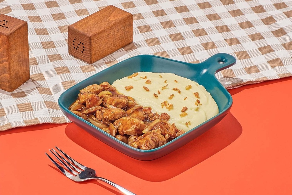 Курица терияки с картофельным пюре Курица терияки с картофельным пюре - Достаевский