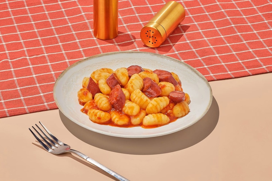 Ньокки с колбасками в томатном соусе - Достаевский