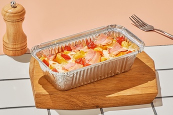 Паста из печи с беконом и сливочным соусом