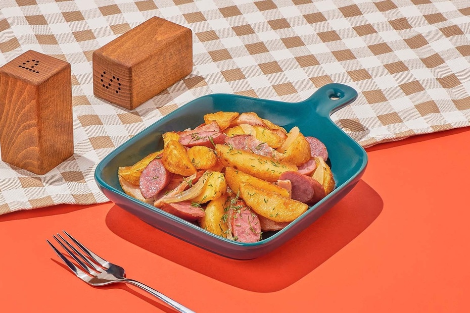 Жаркое с колбасками и беконом Жаркое с колбасками и беконом - Достаевский