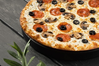 Пицца «Альфредо» на тонком тесте 30 см