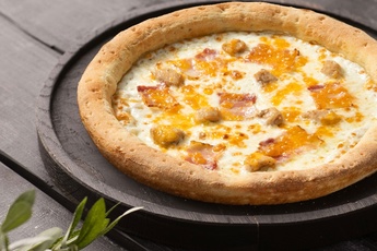 Пицца «Курица и бекон» 24 см