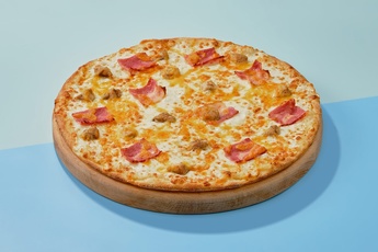 Пицца «Курица и бекон» на тонком тесте 30 см