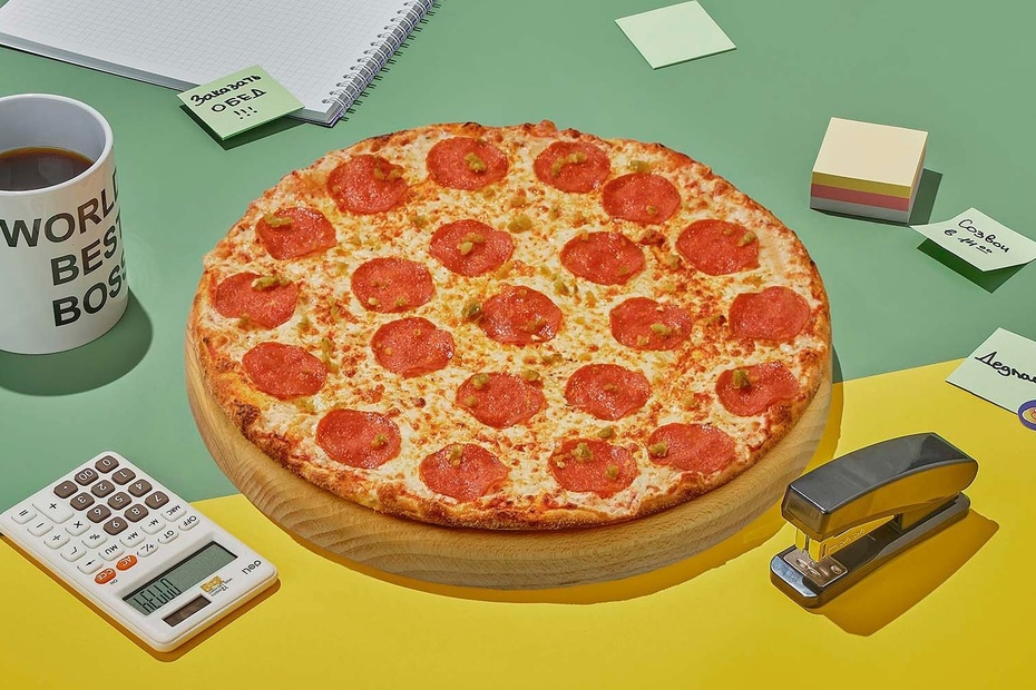 Пицца «Пепперони» на тонком тесте 30 см - Достаевский