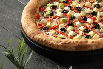 Пицца «Вегетарианская» с сырным бортом 30 см