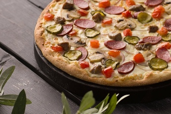 Пицца «Венская» на тонком тесте 30 см