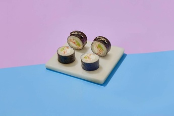 Ролл крабовый в соусе унаги 1/2