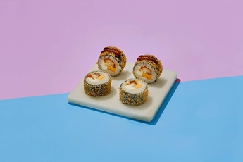 Темпурный ролл с угрем 1/2