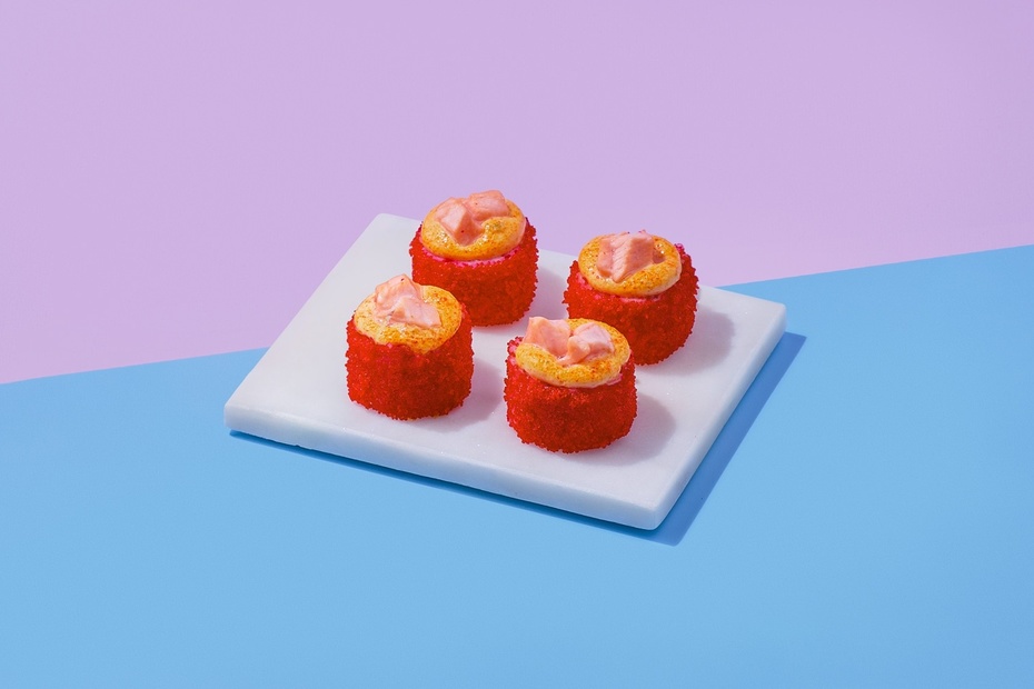 Запеченный ролл с острым лососем 1/2 - Достаевский