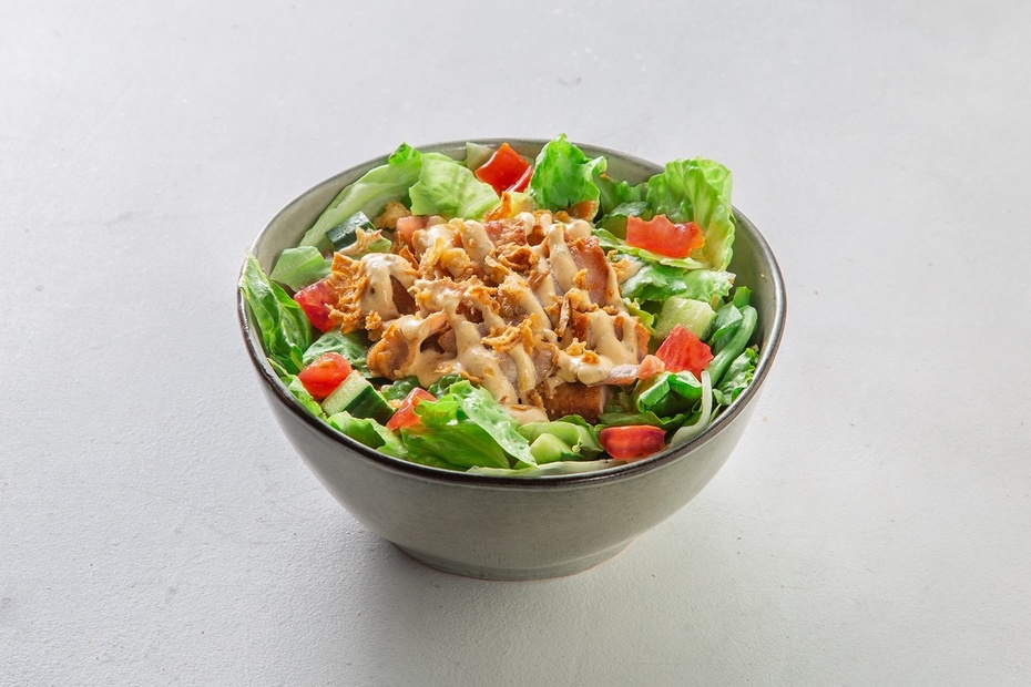 Теплый салат с куриными стрипсами Теплый салат с куриными стрипсами - Достаевский