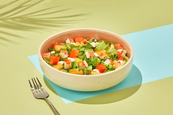 Салат с крабом и ананасом