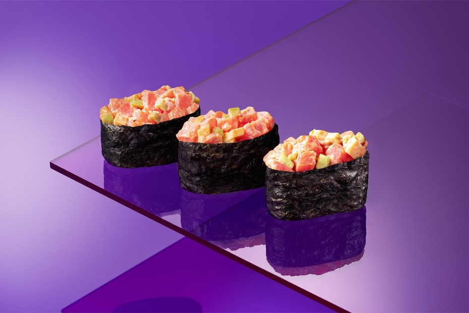 Суши-сет с тунцом и авокадо