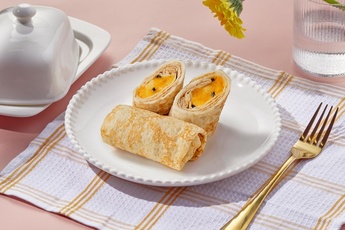 Блинчики с манго и маракуйей