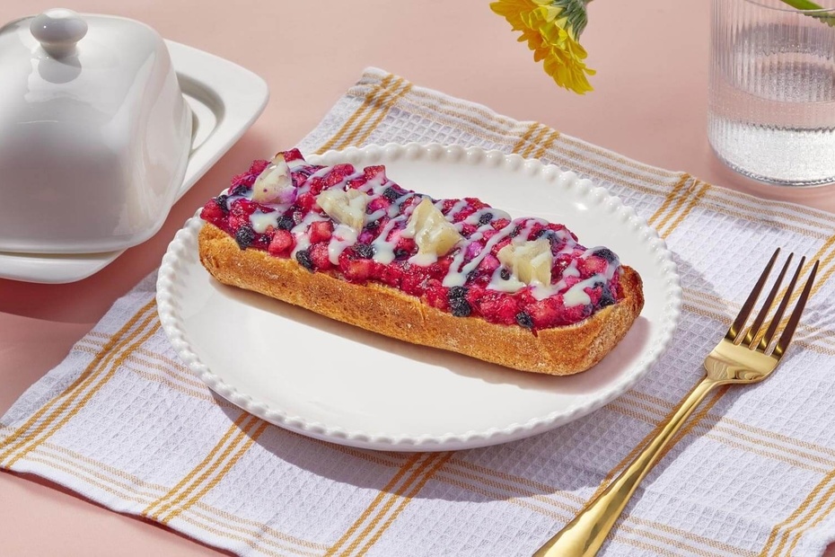 Брускетта с яблоком и черникой Брускетта с яблоком и черникой - Достаевский